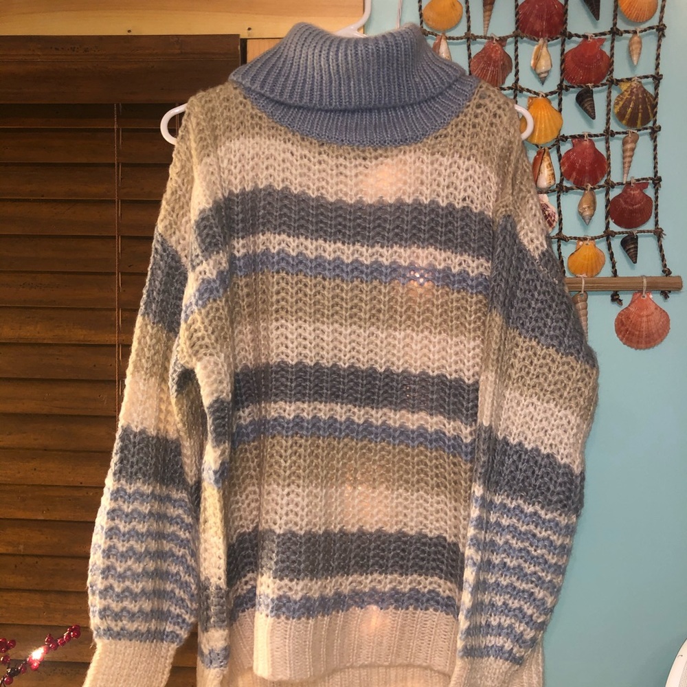Forever21 turtle neck sweater